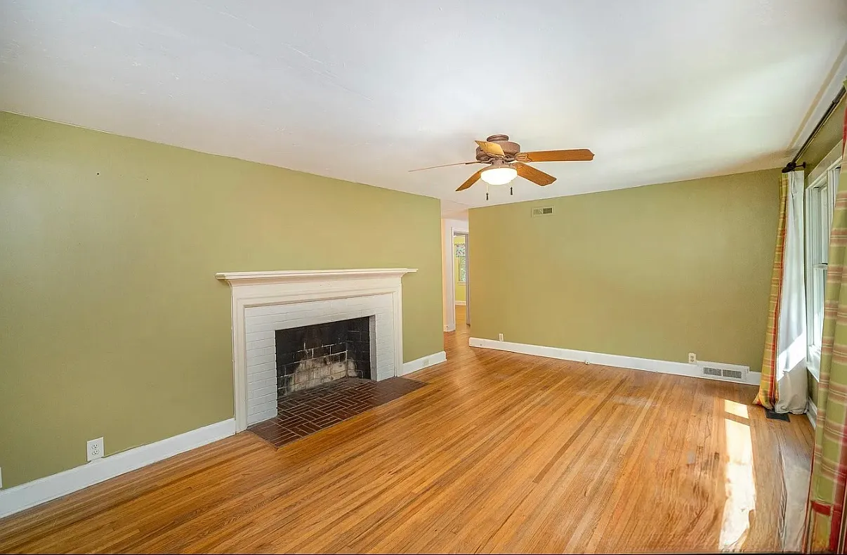 4 bed, 1917 sqft, $2,600 — Photo 2