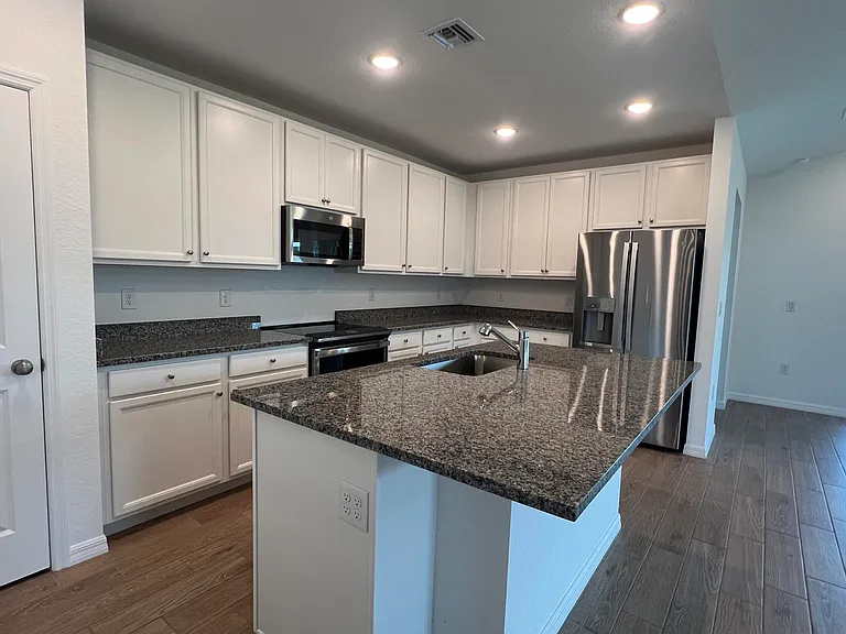 1782 SW Bayshore Blvd — Photo 26