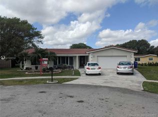 1920 NW 111th Ter, Pembroke Pines, FL 33026