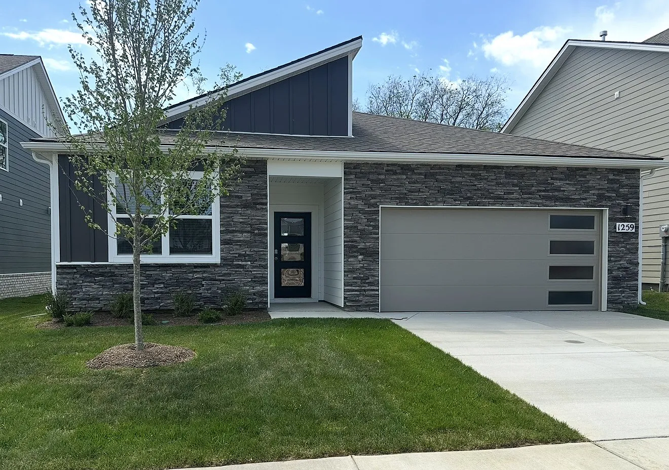 3 bed, 2.0 bath, 1615 sqft, $2,995 — Photo 1