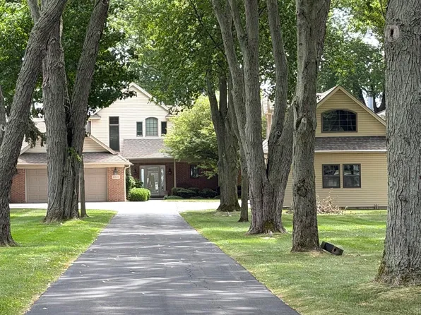 8319 River Rd, Marine City, MI 48039