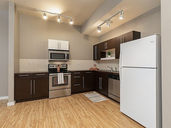 Six23 1BR Kitchen 2