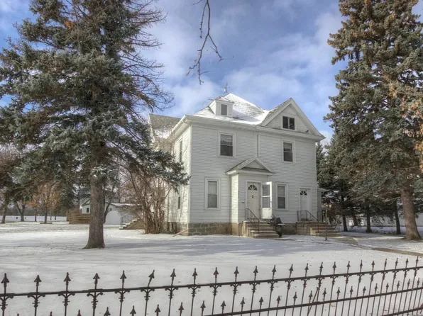 2 bedroom units near Ottertail River in Breckenridge! Available NOW!, 305 3rd St N #4, Breckenridge, MN 56520