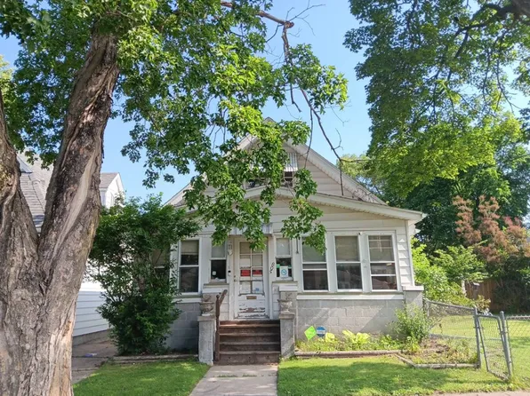 805 W Thrush Ave, Peoria, IL 61604