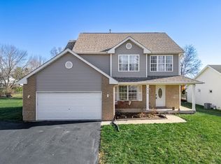 115 Queens Pl SE, Poplar Grove, IL 61065