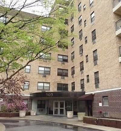 3rd image of 505 Central Ave APT 820