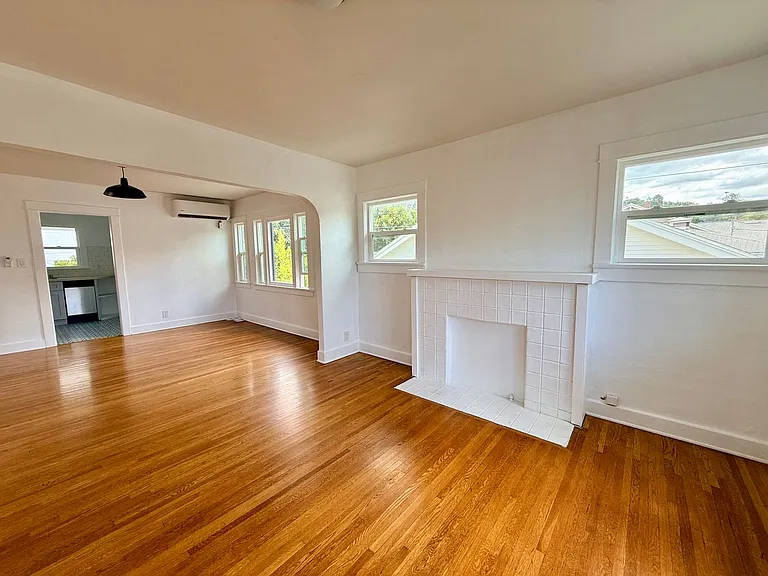 2471 W Ave 32 — Photo 32