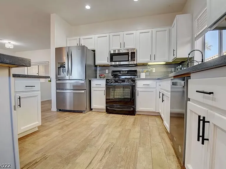2578 Hayesville Ave — Photo 11