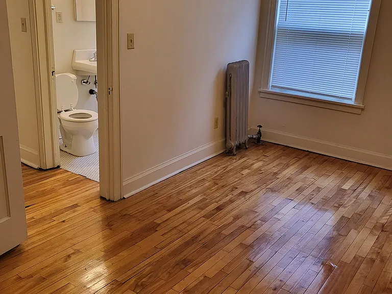 902 Grand Ave — Photo 22