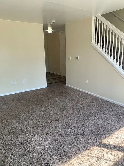 3 bed, 1079 sqft, $975 — Photo 2
