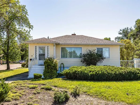 77 N 9th St NE, Medicine Hat, AB T1A 5S1