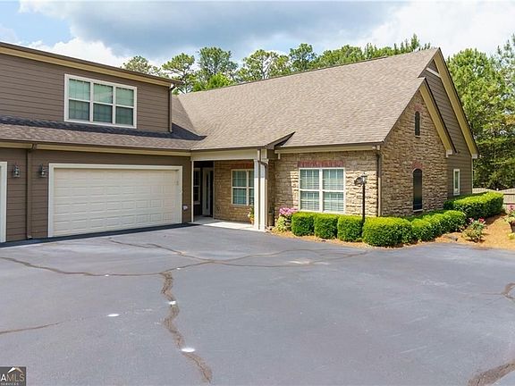 3rd image of 363 Ridge Hill Cir