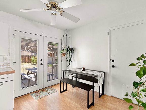 5th image of 3913 Goodrich Ave NE