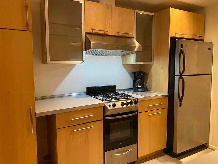 8243 Kirkwood Dr #GUEST HOUSE — Photo 12