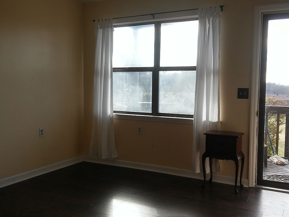 1st image of 388 Deer Lake Dr