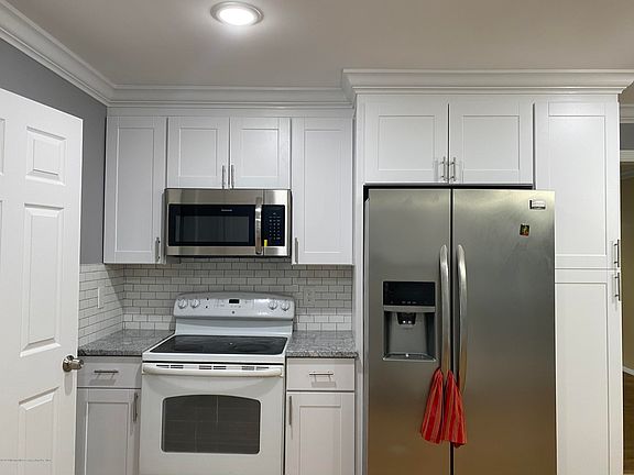 2nd image of 25 Sands Point Dr