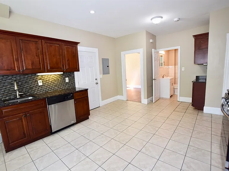 198 Reed St #1 — Photo 15