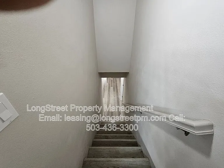 8010 NE Prescott St — Photo 25