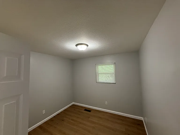 800 Lullwater Rd — Photo 10