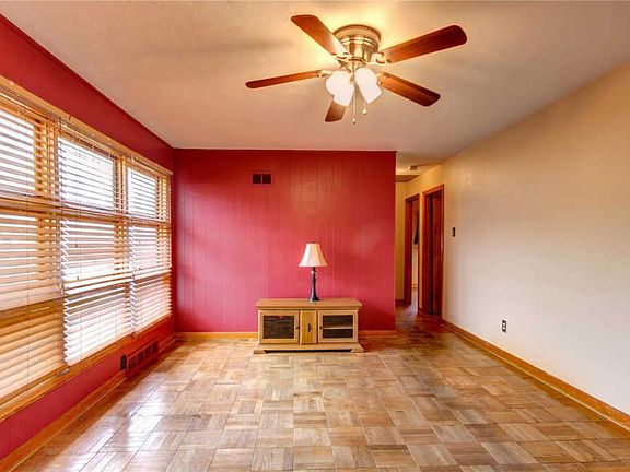 5th image of 6 Radford Dr