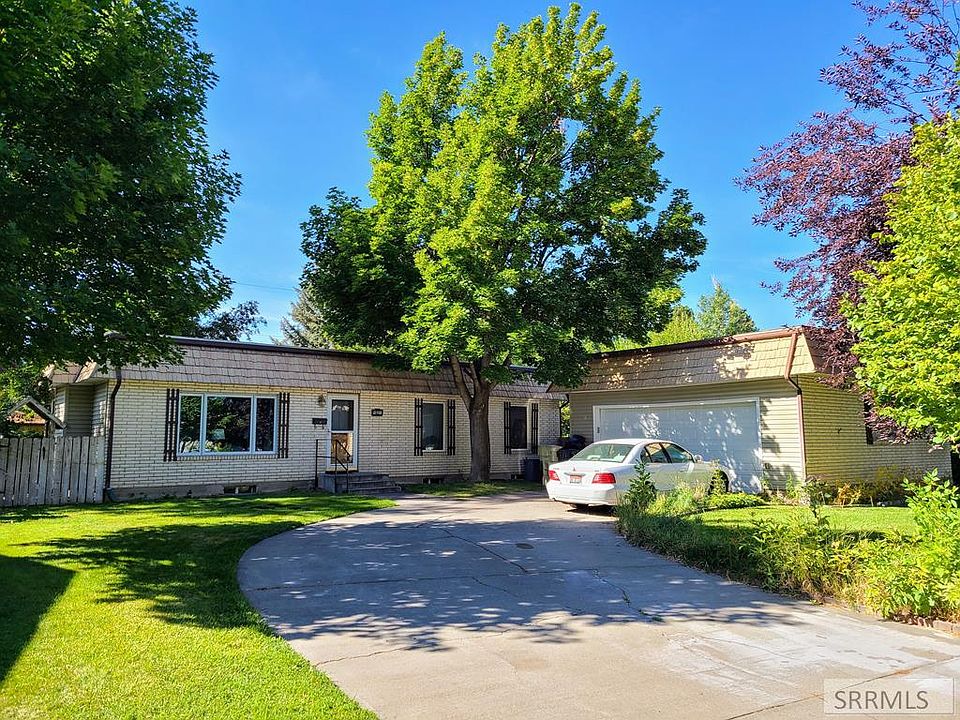 1st image of 1821 Carmel Dr