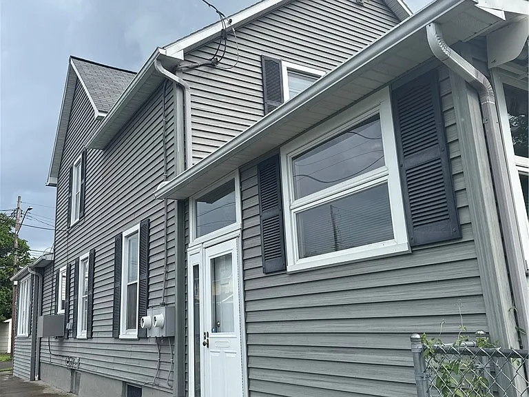 213-215 Conhocton St — Photo 2