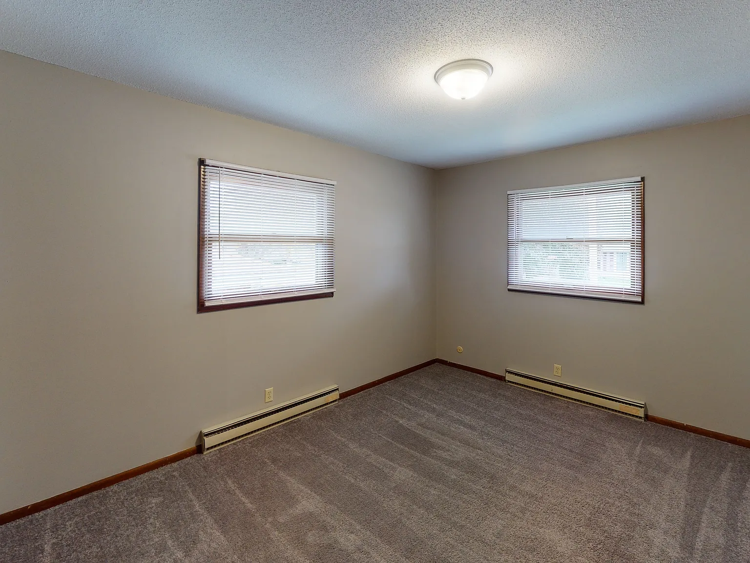302 Hubbell Drive - C — Photo 4