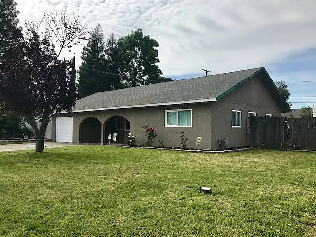 712 Holly Ave photo 1
