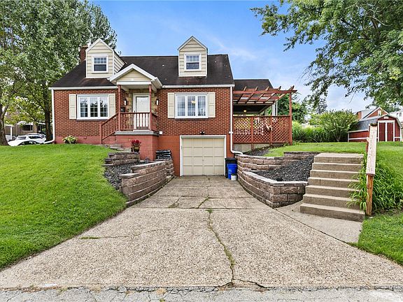 2nd image of 921 Athalia Ave