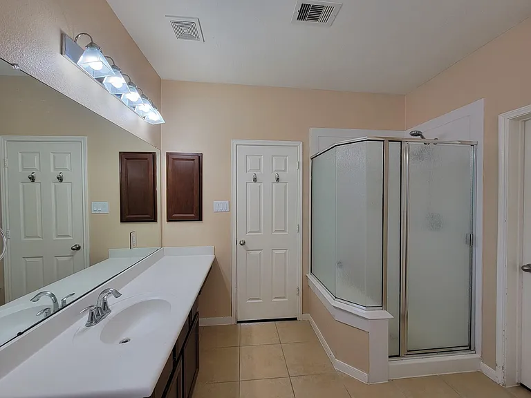 20931 Flower Croft Ct — Photo 32