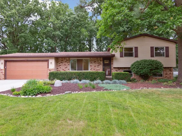 4384 Regency Rd, Swartz Creek, MI 48473