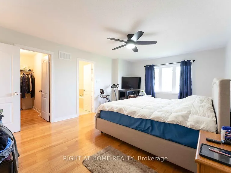42 Forsyth Cres — Photo 8
