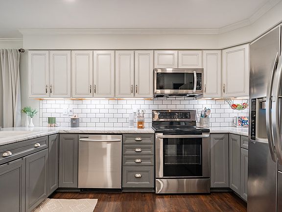 5th image of 1005 Ballard Ln