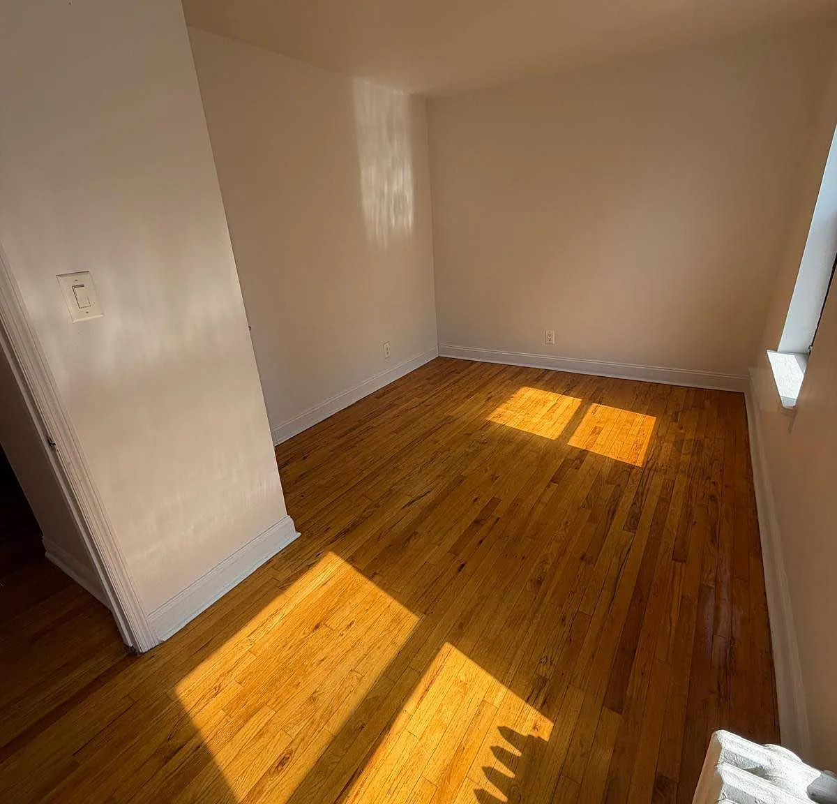 2025 Valentine Avenue — Photo 2