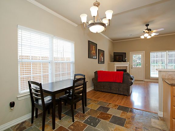 Eat In Kitchen / Slate tile