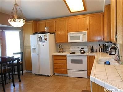4th image of 230 Idlewild Dr
