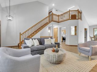 8578 Smokey Hollow Dr, Lewis Center, OH 43035