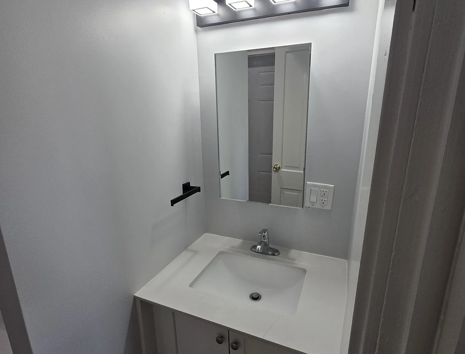 109 Elkader St — Photo 4