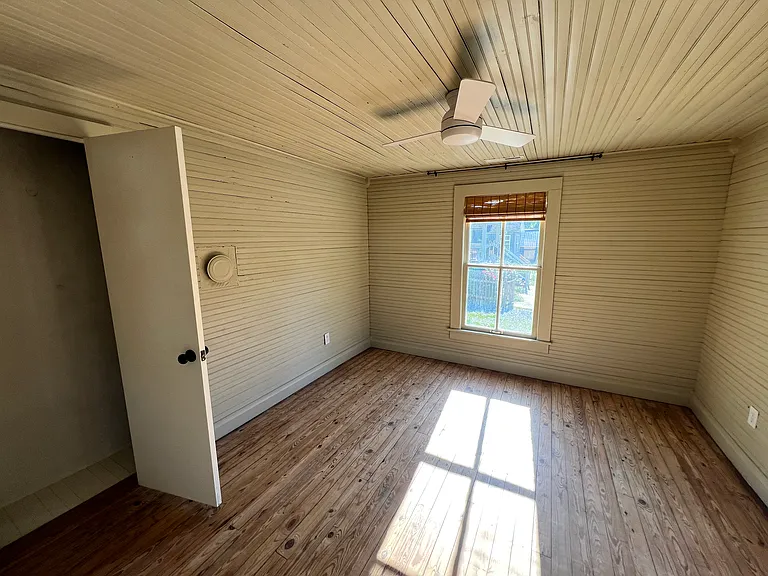 614 W Holt St — Photo 10