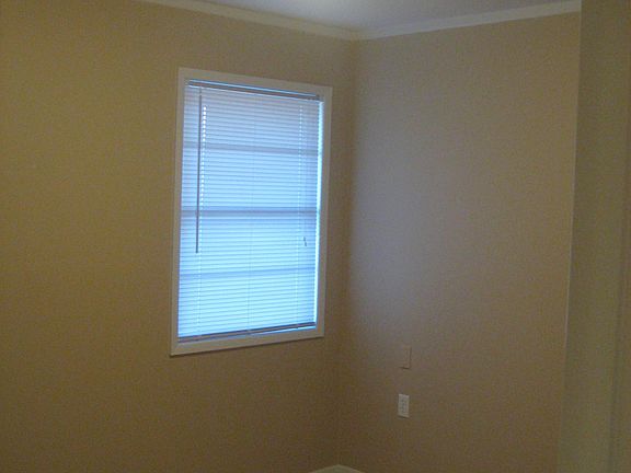 3rd image of 2803 Forsythe Ave