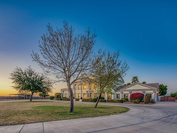 3rd image of 1424 E Hermosa Vista Cir
