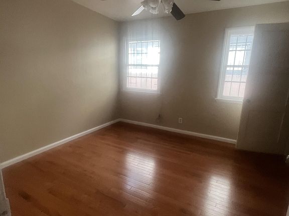 4th image of 1100 W 39th Pl #1