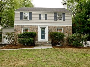 10 Robbin Hill Rd, Scarsdale, NY 10583