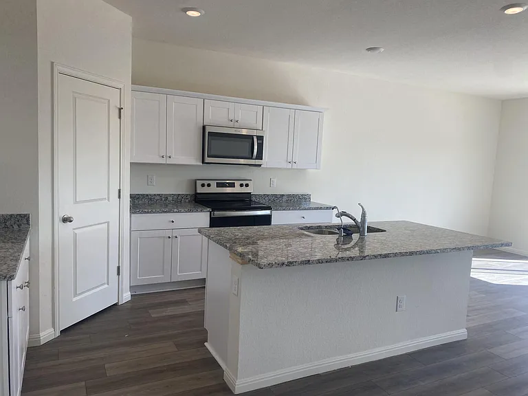 12817 Samuel Adams Dr — Photo 21