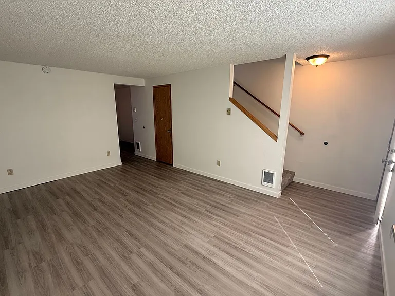 CCH5114--Apple Knoll Townhomes — Photo 2