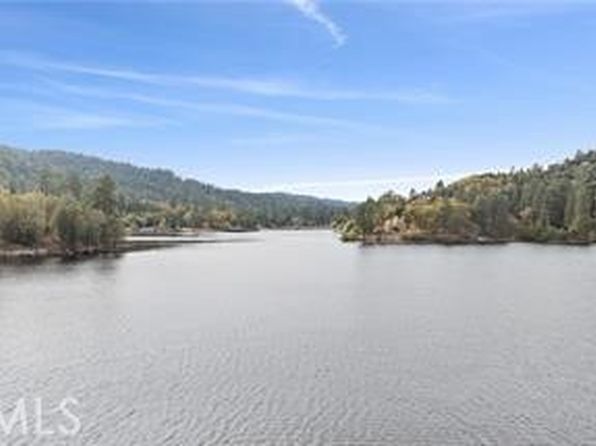 379 Dorn Dr, Crestline, CA 92325