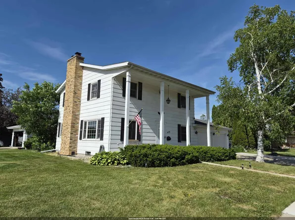 1456 W 4th Ave, Oshkosh, WI 54902