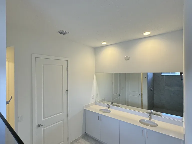 5226 Karlia Dr — Photo 16