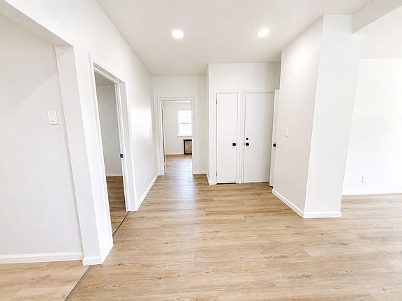 3rd image of 51 Dewitt St Floor 1