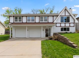 10527 M St, Omaha, NE 68127